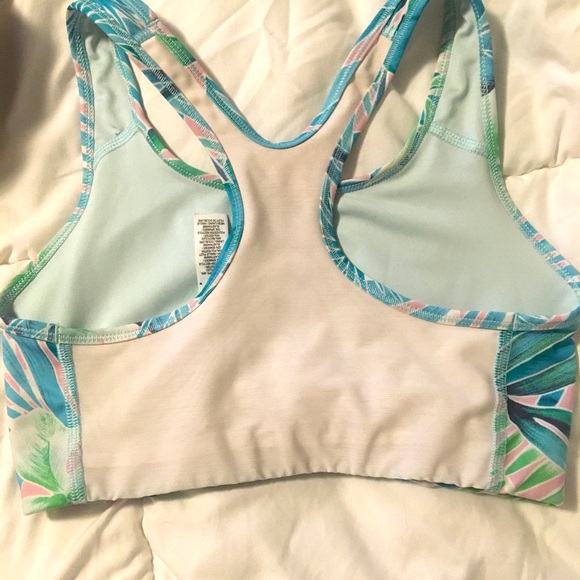 NEW Nike Sports Bra 🌸🌿💚 - Picture 6 of 6